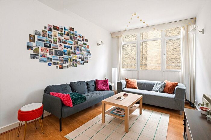 1 Bedroom Flat For Sale In Bishopsgate, London, EC2M