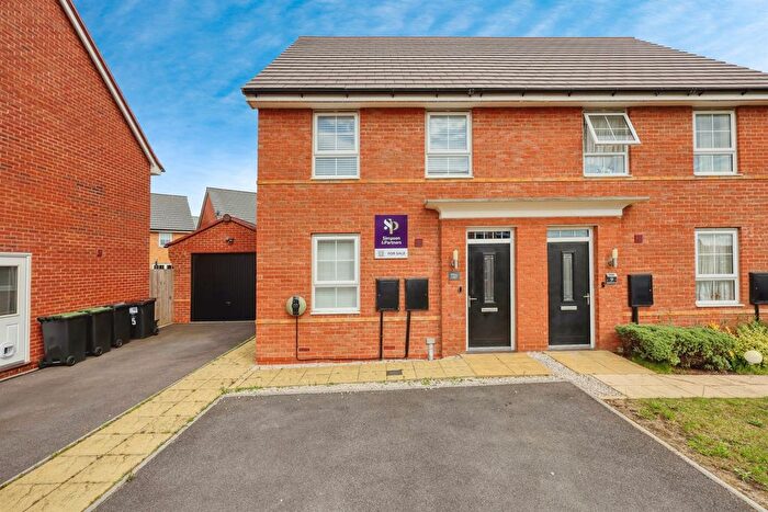 3 Bedroom Semi-Detached House For Sale In Blackbird Close, Thrapston, Kettering, NN14