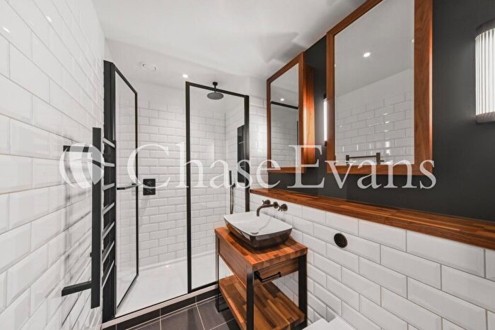 2 Bedroom Apartment To Rent In Merino Wharf, London Dock, Wapping, E1W