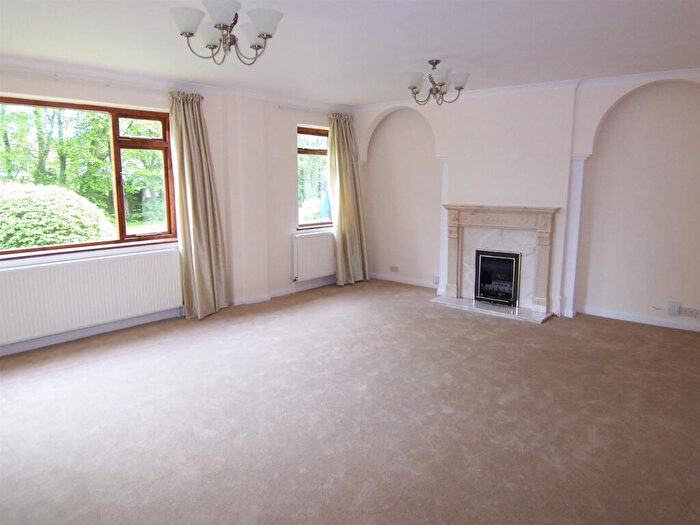 5 Bedroom House To Rent In Rosehill Claygate, KT10
