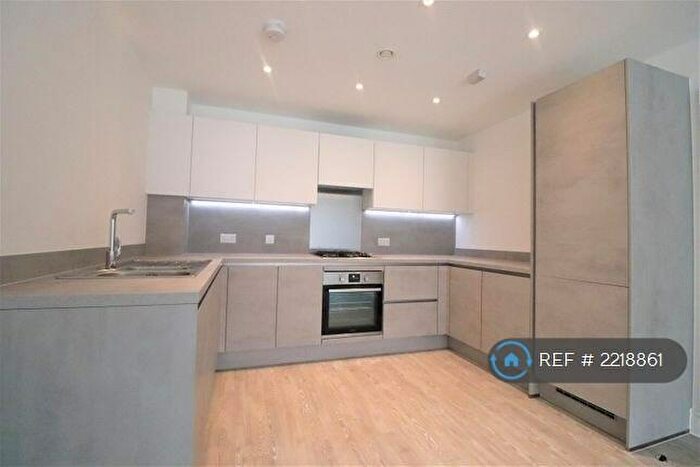 1 Bedroom Flat To Rent In Suffield Road, High Wycombe, HP11