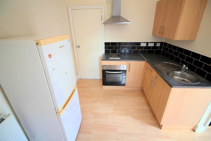 Studio To Rent In Hanworth Road, Hounslow, TW4