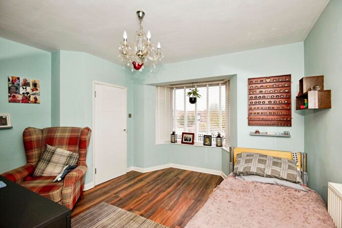 2 Bedroom Semi-Detached House For Sale In Leeward Road, Rochester, Kent, ME1