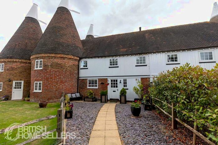 4 Bedroom Terraced House For Sale In Hunton Road, Marden, Tonbridge, Kent, TN12