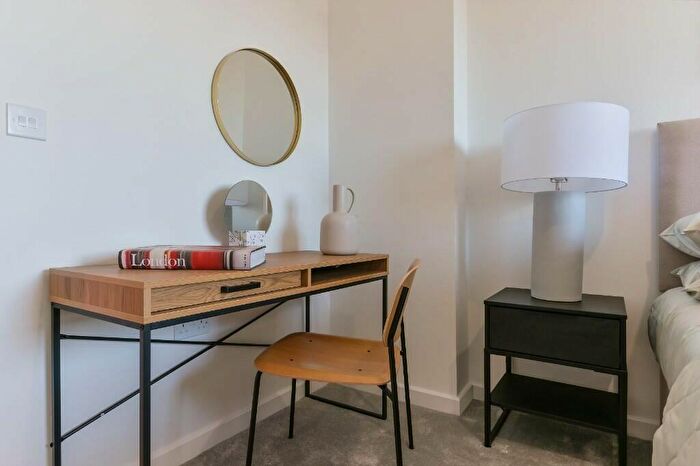 3 Bedroom Apartment To Rent In Wolff House, Ridgeway Views, London, NW7