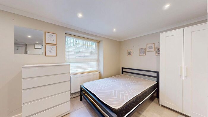 Studio To Rent In Leigh Street, London, WC1H