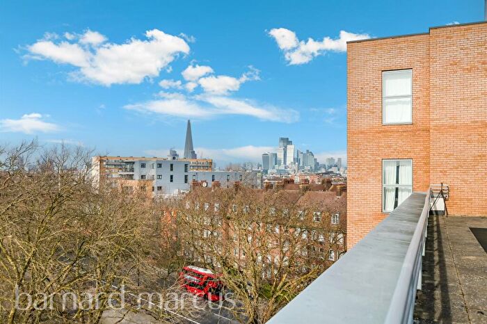 2 Bedroom Flat For Sale In Glengall Road, London, SE15