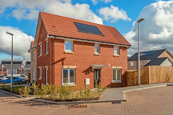 3 Bedroom Semi-Detached House For Sale In Petrie Drive, Winchburgh, EH52