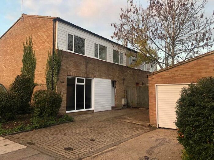 4 Bedroom Semi Detached House To Rent In Broomfield, Stacey Bushes, MK12