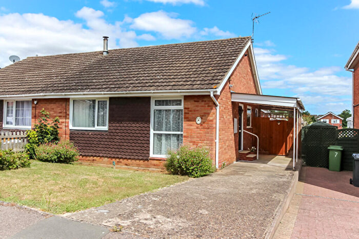 2 Bedroom Semi-Detached Bungalow To Rent In Vicarage Close, Wellingborough, NN8