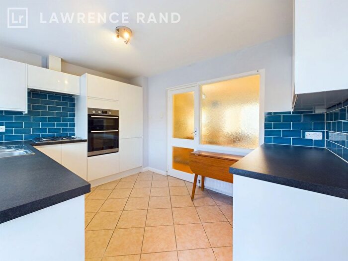 3 Bedroom Terraced House For Sale In Rhyl Road, Perivale, Greenford, UB6