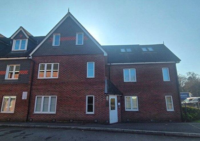 2 Bedroom Flat For Sale In Craigbank Court, Fareham, PO14