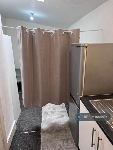Studio To Rent In Saxon Road, Luton, LU3