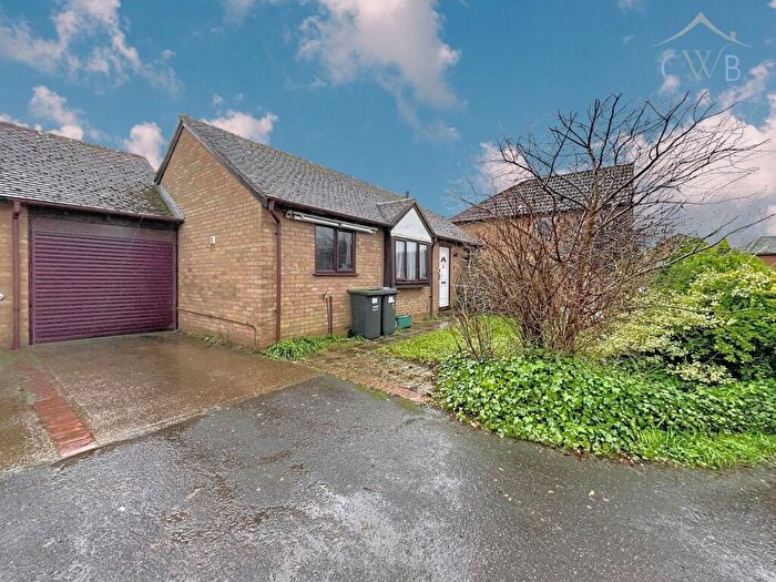 2 Bedroom Semi-Detached Bungalow For Sale In Hillside Court, Wateringbury, ME18