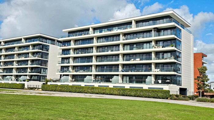 3 Bedroom Apartment For Sale In Kingman Way, Newbury, RG14