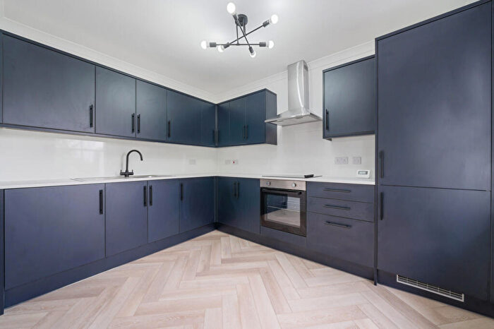 2 Bedroom Flat To Rent In Evering Road, N16