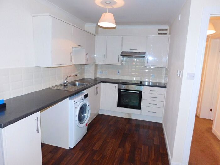2 Bedroom Flat To Rent In Whinhill Gate, Ferryhill, Aberdeen, AB11