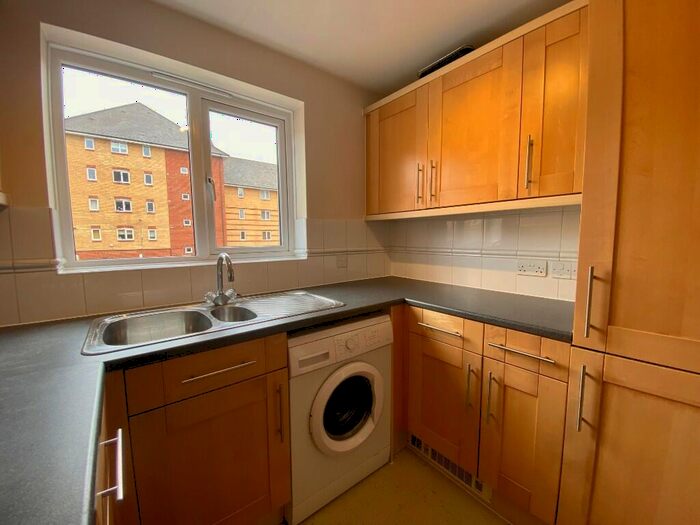 Studio To Rent In St. Peters Street, Maidstone, Kent, ME16