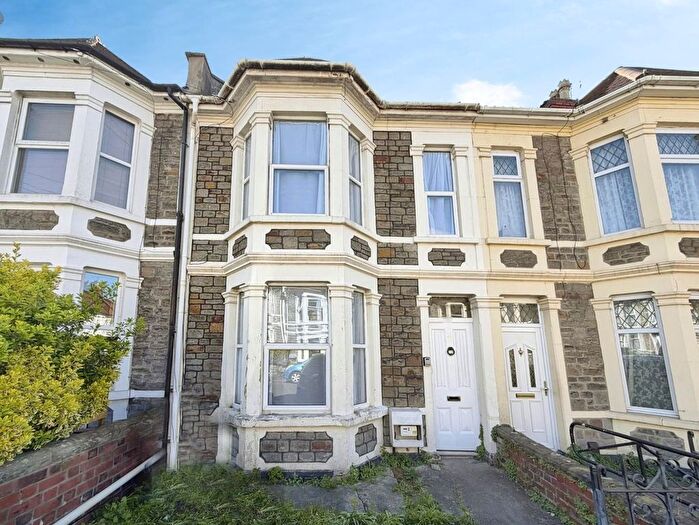 3 Bedroom Terraced House To Rent In Chelsea Park, Bristol, BS5
