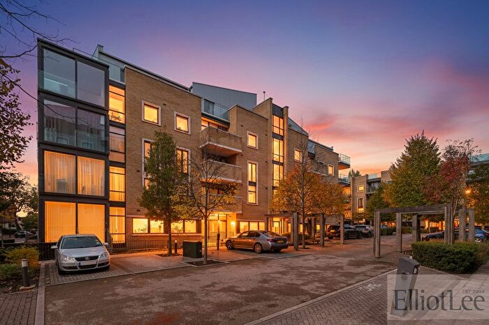 2 Bedroom Flat To Rent In Aldington House, Frazer Nash Close, Isleworth, TW7