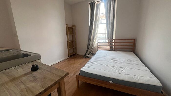 Studio To Rent In Offord Road, Islington, N1
