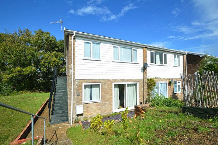 2 Bedroom Flat For Sale In Cash Buyers Only * Shanklin, PO37
