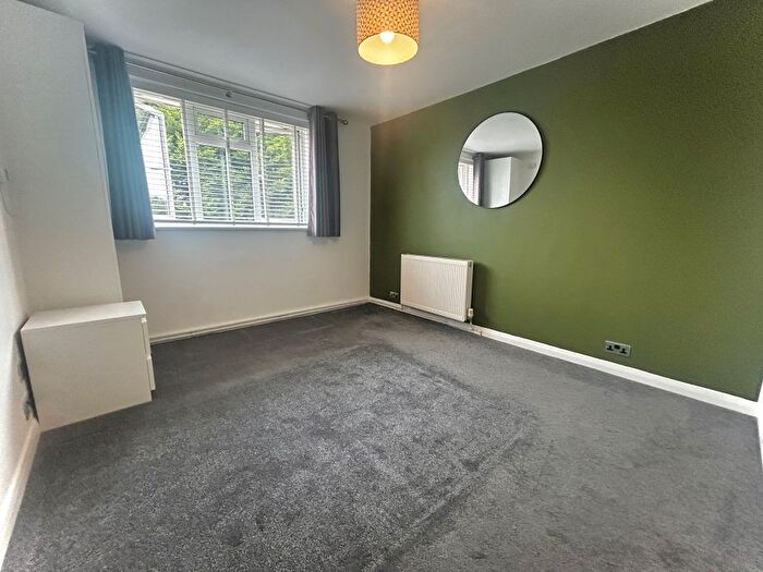 1 Bedroom Flat To Rent In Burnell Road, Sutton, SM1