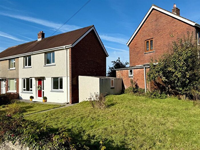 3 Bedroom Semi-Detached House For Sale In Bancyffynnon, Cross Hands, Llanelli, SA14