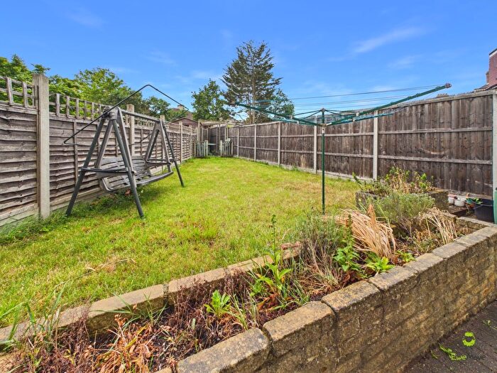 4 Bedroom Semi-Detached House For Sale In Chessington Avenue, Bexleyheath, Kent, DA7