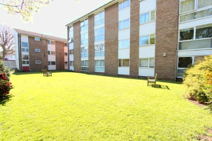 1 Bedroom Apartment To Rent In Hedge Lane, London, N13