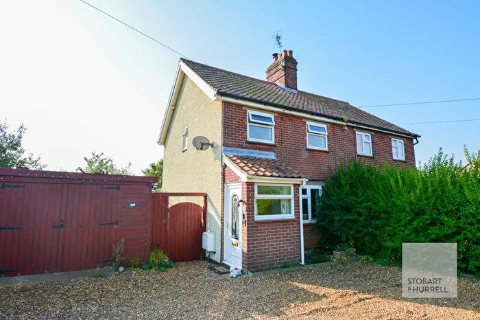 3 Bedroom Semi-Detached House For Sale In Chapel Road, Paston, Norfolk, NR28