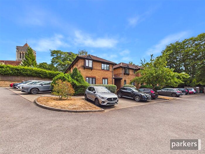 2 Bedroom Apartment To Rent In St Swithins Court, Polehampton Close, Twyford, Reading, RG10