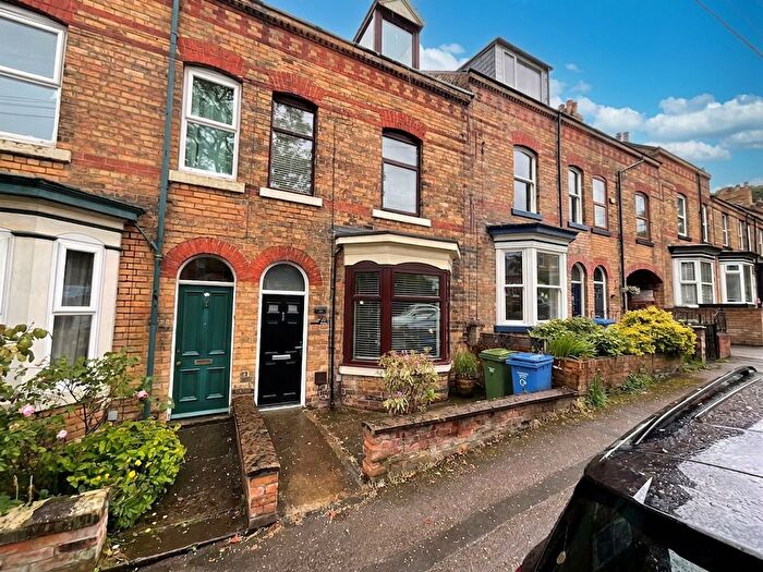 4 Bedroom Terraced House For Sale In West Bank, Scarborough, YO12