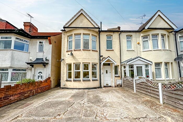 2 Bedroom Flat For Sale In Bellevue Road, Southend-on-Sea, SS2