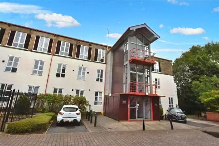 2 Bedroom Flat For Sale In Stone Mill Court, Leeds, LS6