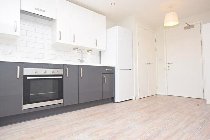 Apartment To Rent In Beeley, Acorn St, S3