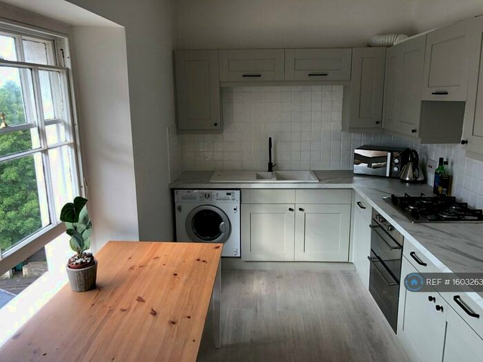 2 Bedroom Flat To Rent In Victoria Walk, Bristol, BS6