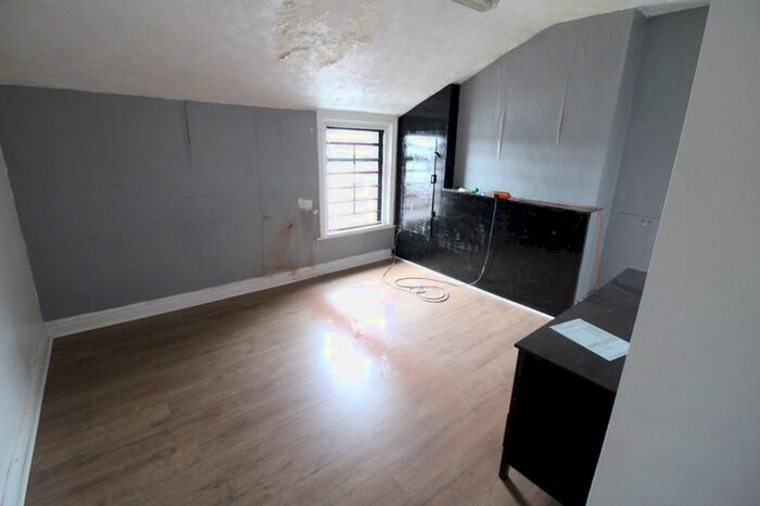 2 Bedroom Flat To Rent In Linacre Road, Litherland, Liverpool, L21