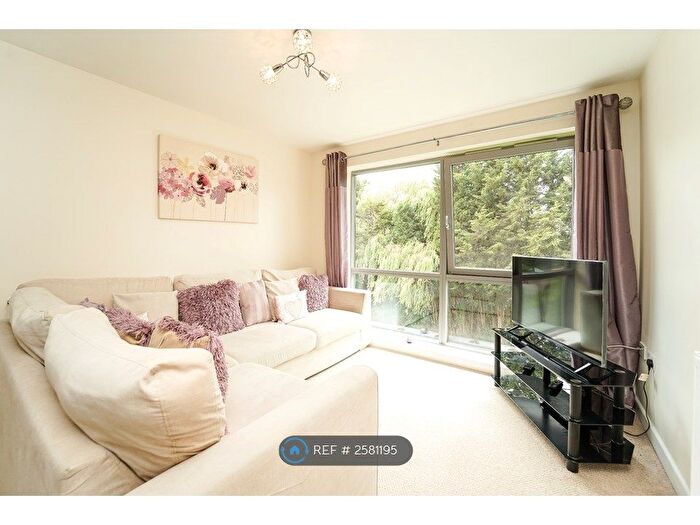 2 Bedroom Flat To Rent In Wyck Beck Road, Bristol, BS10