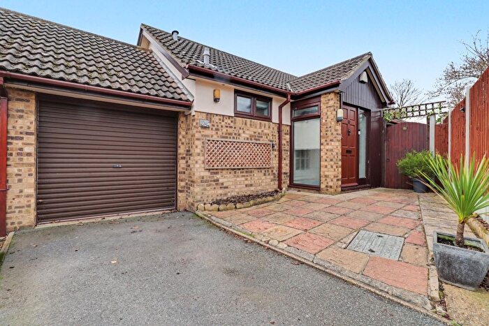 2 Bedroom Bungalow For Sale In Pilgrims Close, Southchurch, SS2