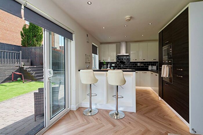 4 Bedroom Detached House For Sale In Vesuvius Drive, Motherwell, North Lanarkshire, ML1