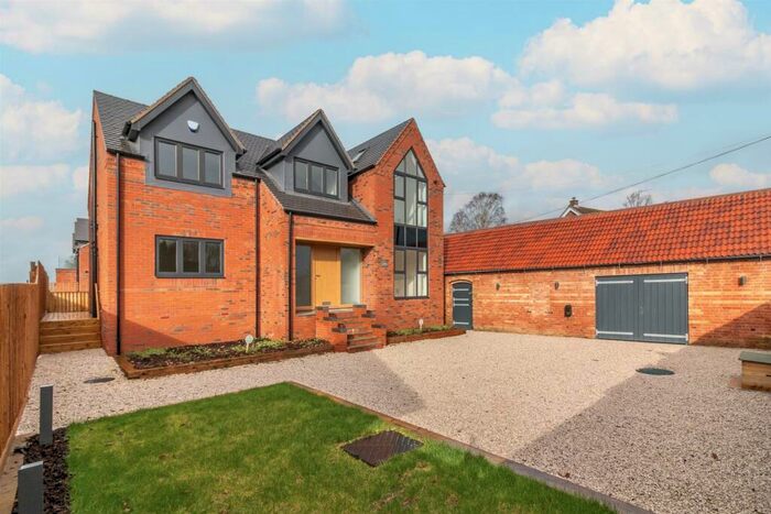 5 Bedroom Detached House For Sale In The Stables, Barton-In-Fabis, Nottingham, NG11