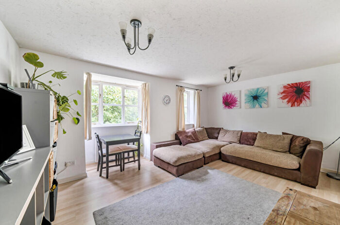 2 Bedroom Apartment For Sale In Artesian Grove, New Barnet, EN5