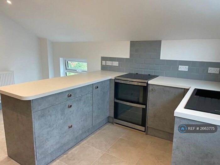 2 Bedroom Flat To Rent In Clay Hill, Beenham, Reading, RG7