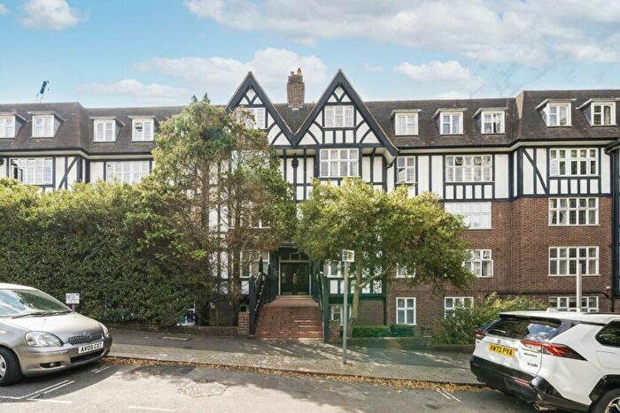 4 Bedroom Flat To Rent In Finchley Road, London, NW2
