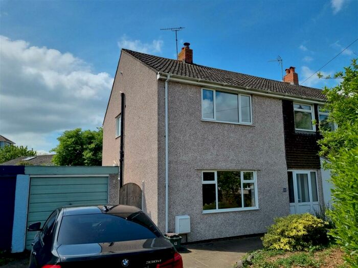 4 Bedroom Semi-Detached House To Rent In Brooklyn, Wrington, BS40