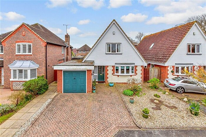 3 Bedroom Detached House For Sale In Windsor Drive, Rustington, West Sussex, BN16
