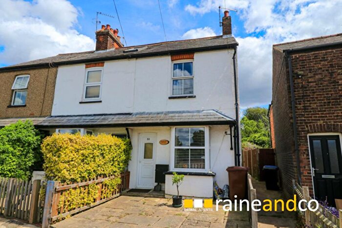 3 Bedroom End Of Terrace House To Rent In Bullens Green Lane, Colney Heath, AL4