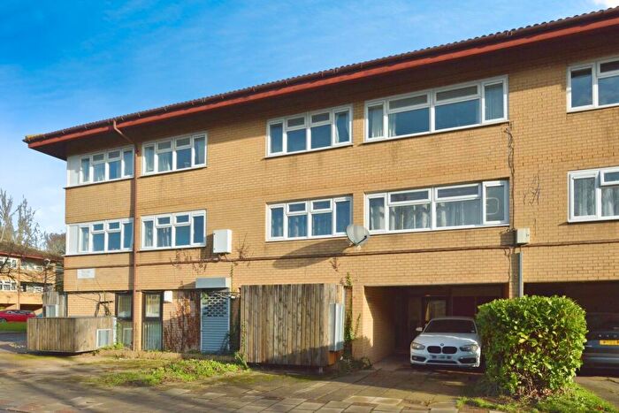 1 Bedroom Flat For Sale In Ramsons Avenue, Conniburrow, Milton Keynes, Buckinghamshire, MK14