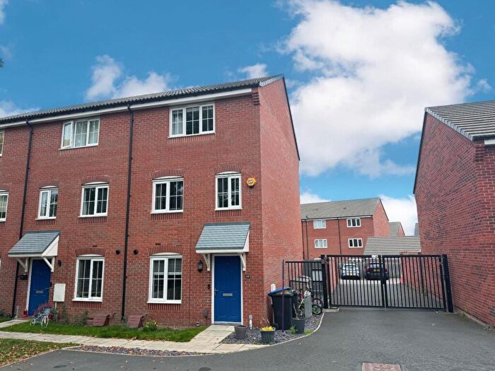 4 Bedroom End Of Terrace House For Sale In Emperor Crescent, Northampton, NN4